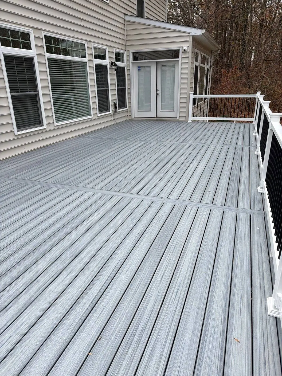 Trex Enhance Naturals in Foggy Wharf with vinyl railing, Gambrills, MD.