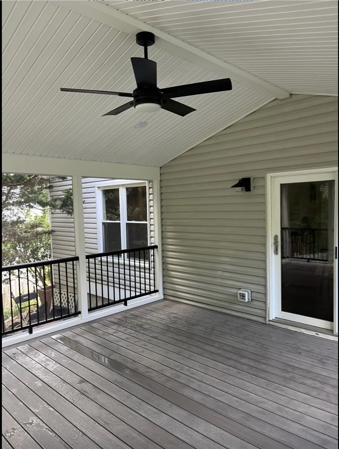 Outside, Screened enclosure, Laurel, MD