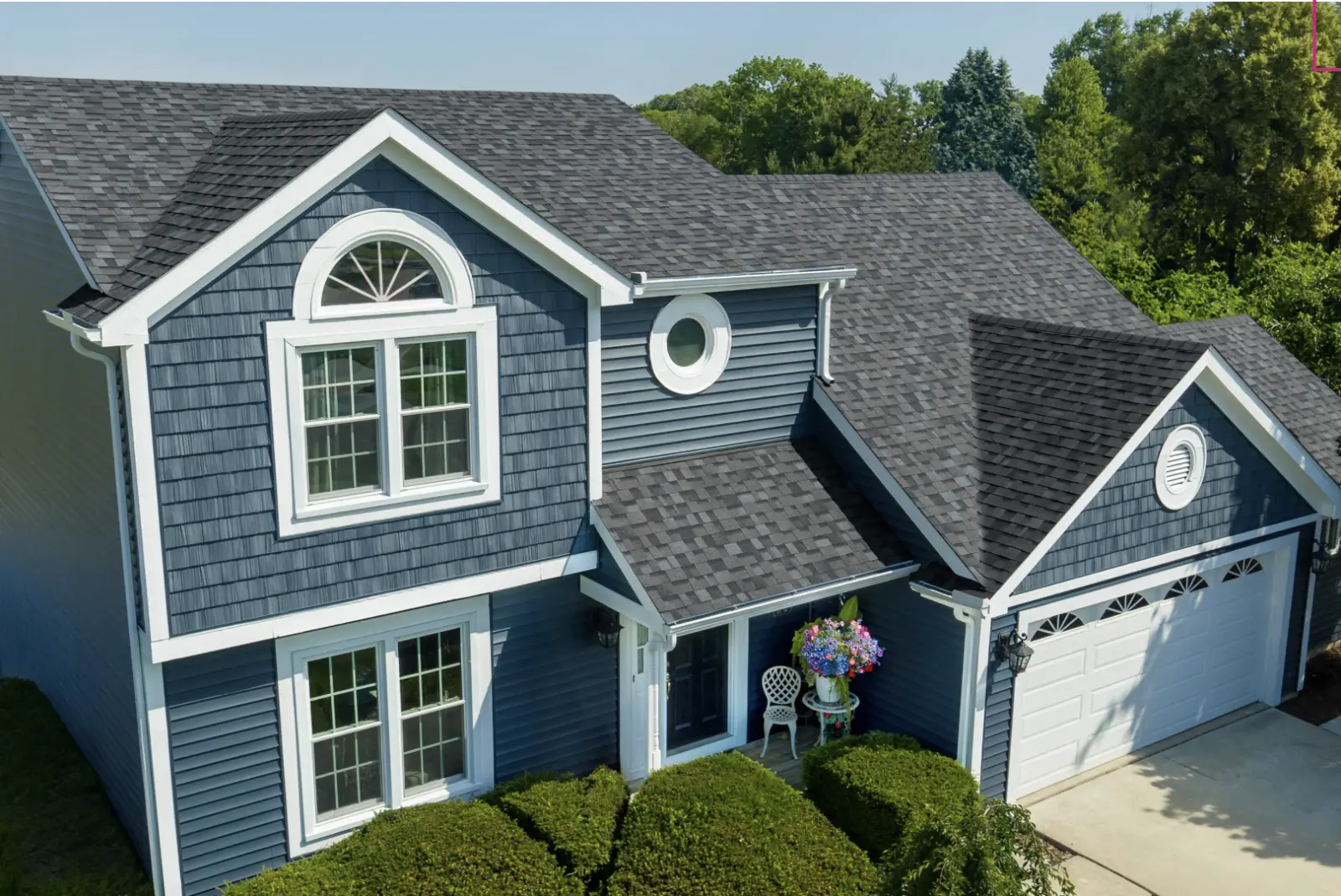 Owens Corning TruDefinition Duration roof in Williamsburg Gray.